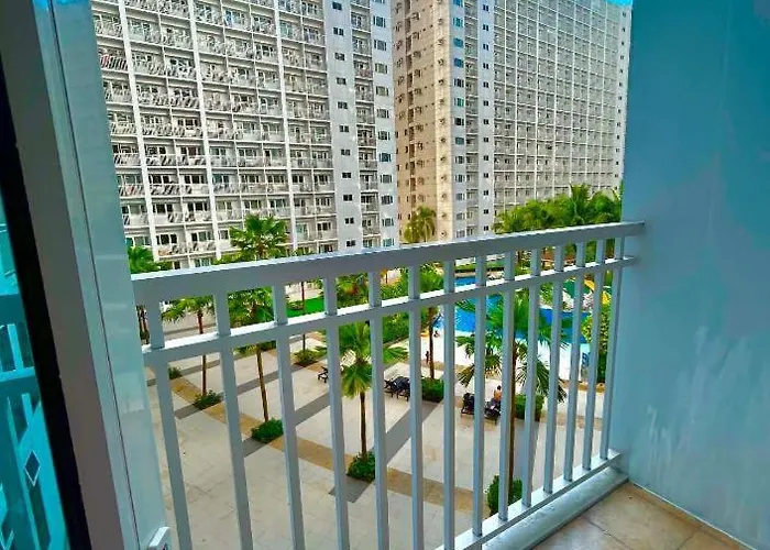 Apartment Moa 1br With Pool View &balcony Staycation2 Manila