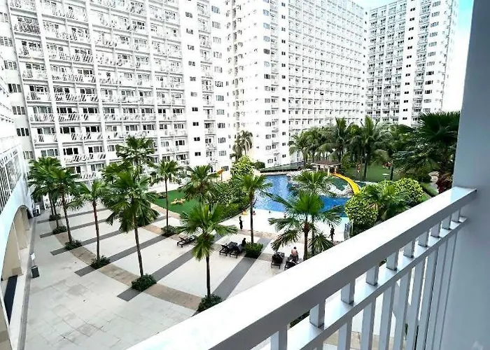 Apartment Moa 1br With Pool View &balcony Staycation2 Manila